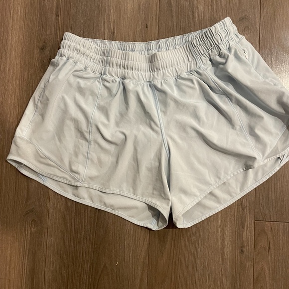 Lululemon Hotty Hot Shorts - Picture 1 of 2